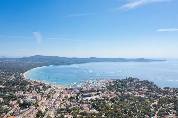 Fabricant Padel Constructeur terrain padel Cavalaire-sur-Mer