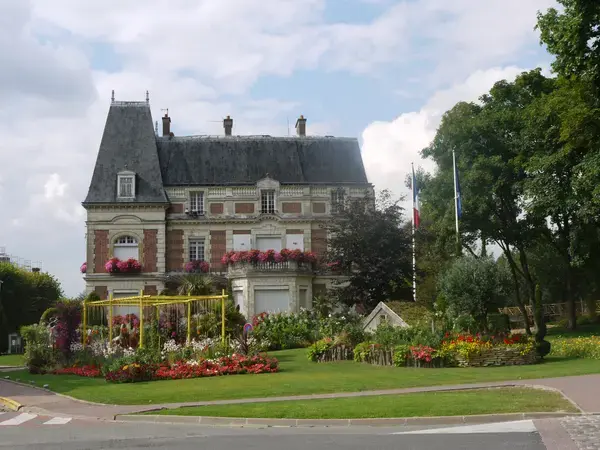 Fabricant Padel Constructeur terrain padel Claye-Souilly