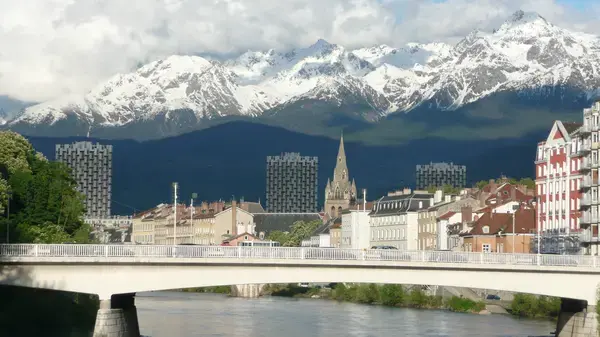 Fabricant Padel Constructeur terrain padel Grenoble